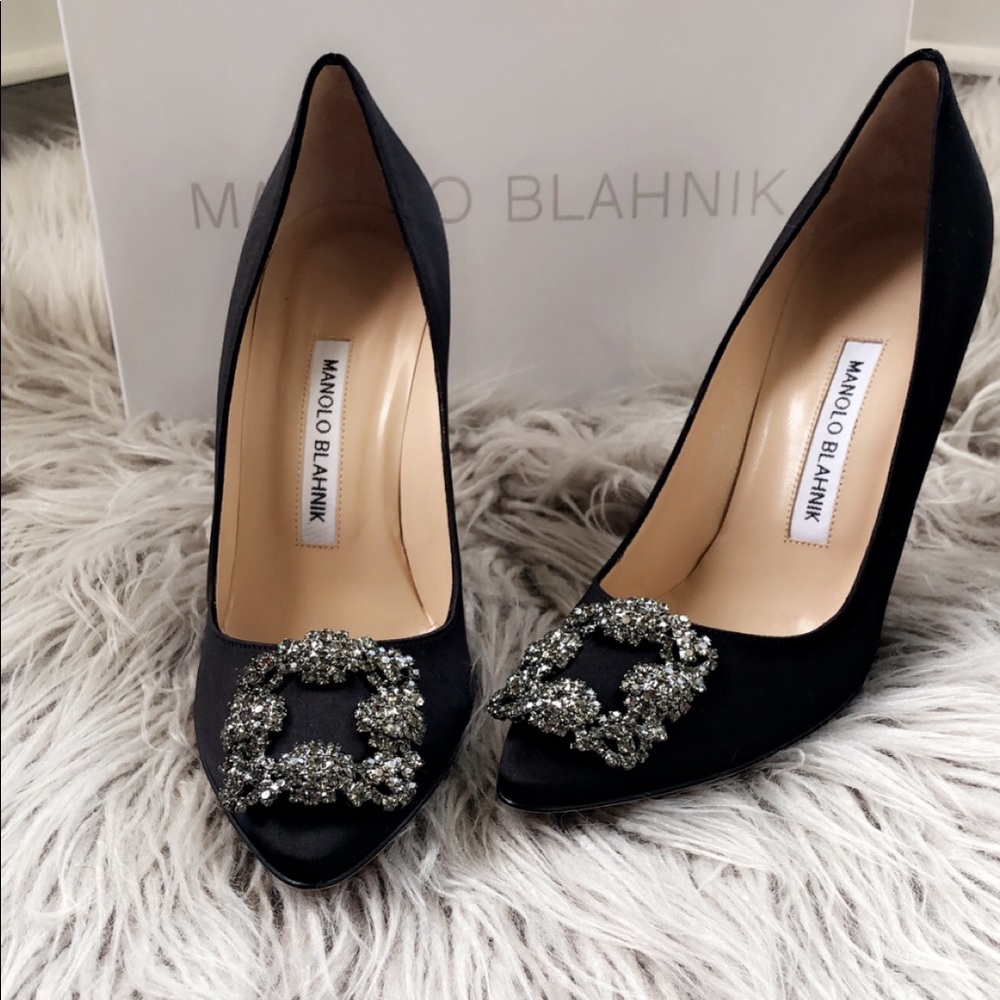 MANOLO BLAHNIK
Hangisi 105mm Satin Pump